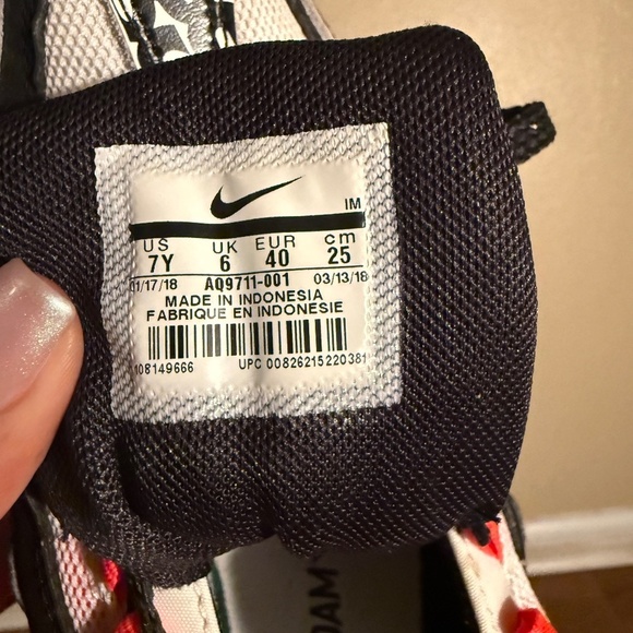 🔥 Nike Air Max 95 "Just Do It" Limited Edition – Size 7Y 🔥 - Picture 4 of 7